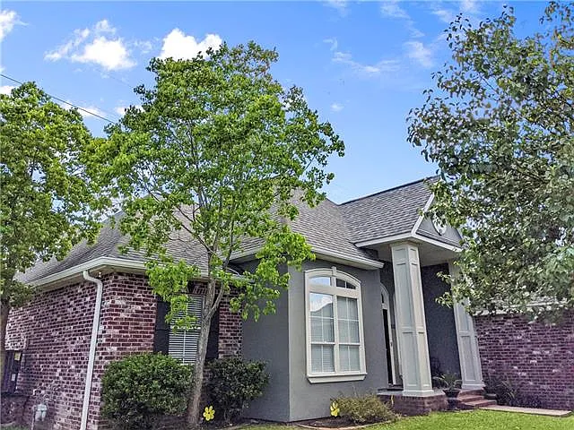 4 bed, 2.0 bath, 2158 sqft, $2,495 — Photo 3
