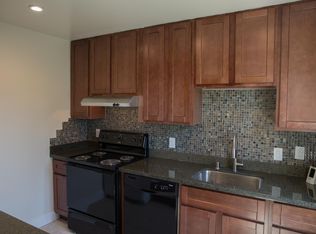 1463 12th St APT C, Oakland, CA 94607