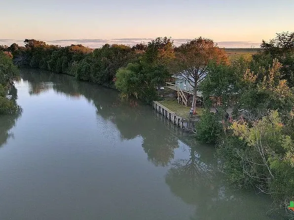 109 River Rd, Tivoli, TX 77990