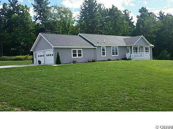 3rd image of 8 Keuka Ests
