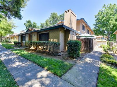 5304 Winfield Way APT 2, Sacramento, CA, 95841