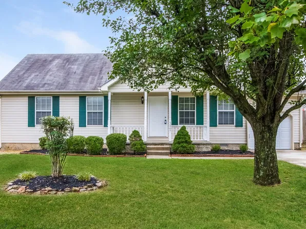 1207 Woods Edge Dr, Murfreesboro, TN 37130