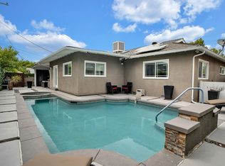 23812 Calvert St, Woodland Hills, CA 91367