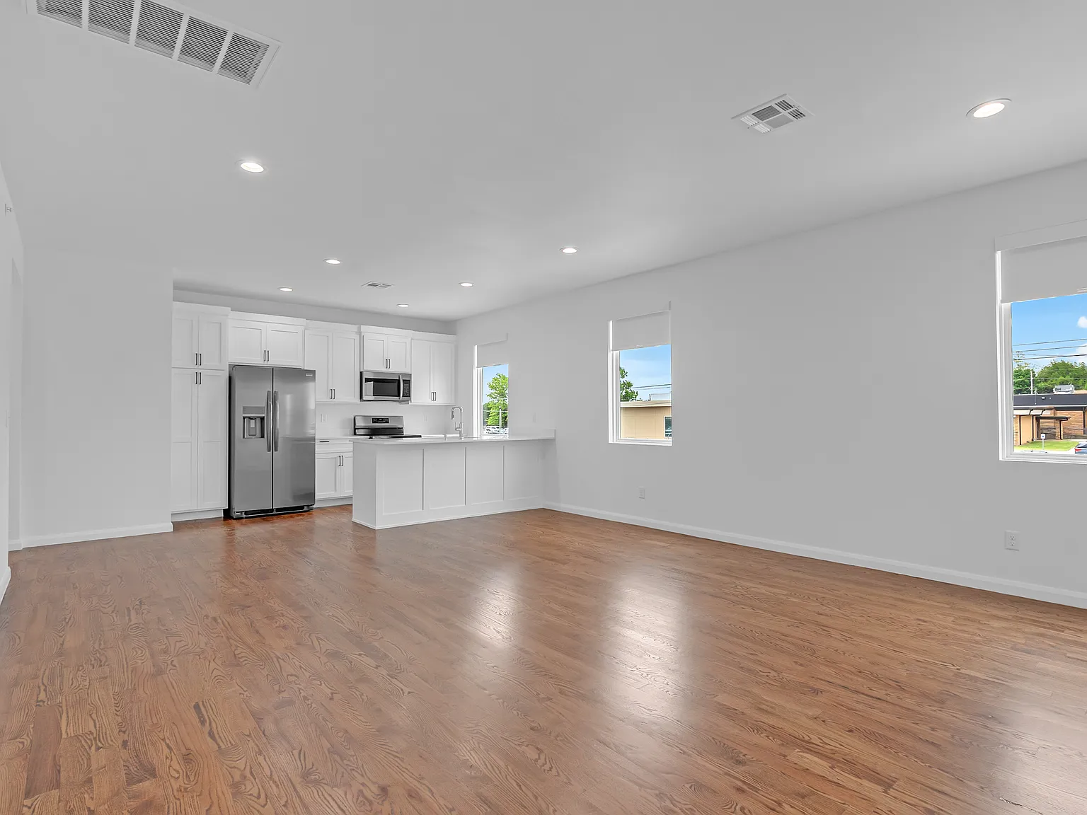 3 bed, 1.5 bath, 1173 sqft, $1,550 — Photo 4