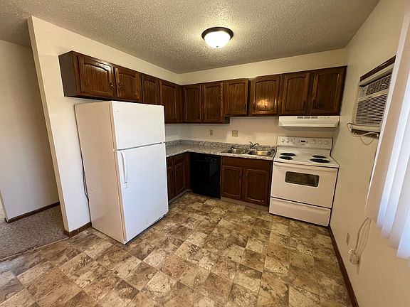 2nd image of 901 16th St N #6