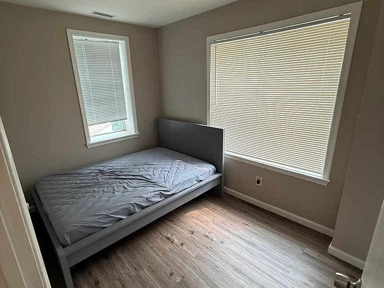 1404 E Baltimore St — Photo 11