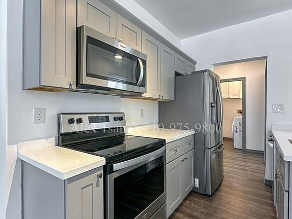 2nd image of 802 Montana St APT 2