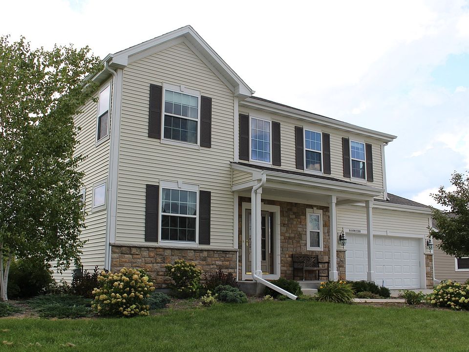 1st image of W195N17293 English Oaks Dr