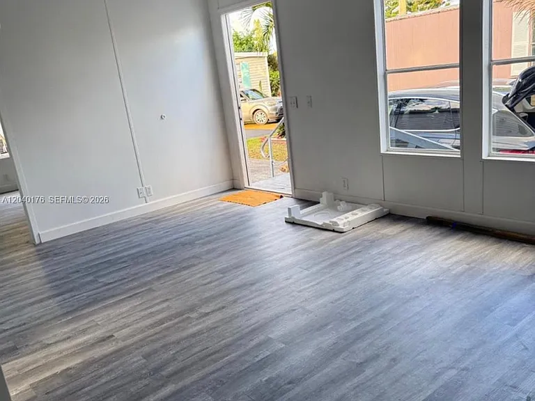 100 NE 6th Ave #504 — Photo 5