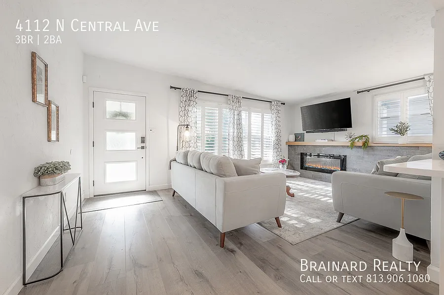 Fully Furnished Seasonal Seminole Heights 3/2 Home For Rent — Photo 2