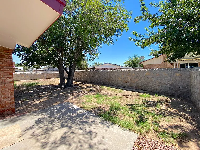 5012 Salem Dr — Photo 23