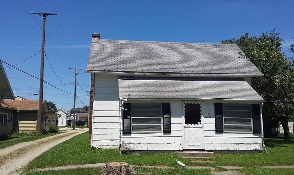 1st image of 303 W 1st St