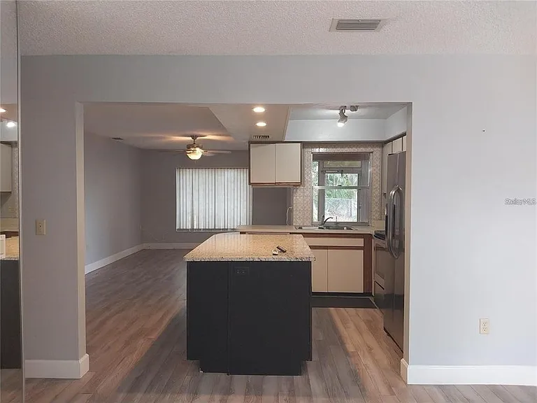 3962 Basswood Dr — Photo 5