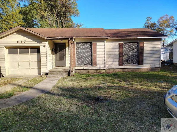 817 Guam St, Wake Village, TX 75501