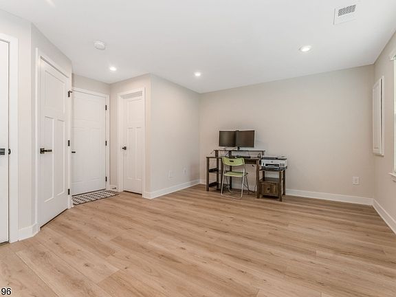 3rd image of 114 Bergen St