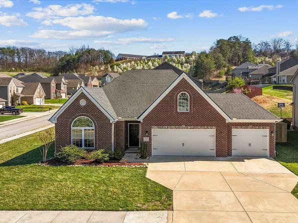 910 Springwood Ln, Maryville, TN 37801