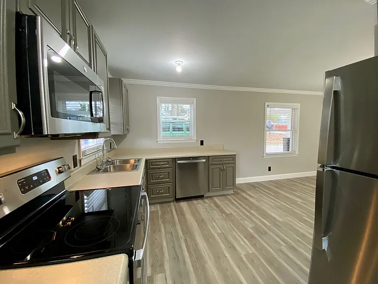 4 Wilshire Dr — Photo 17