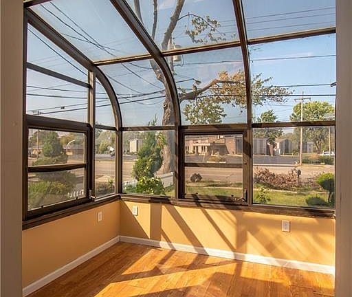 5th image of 9505 Niagara Falls Blvd