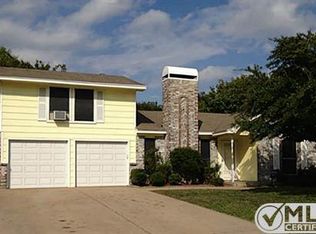 1723 Quinlan Ct, Arlington, TX 76018