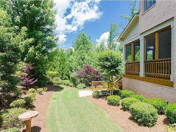 5th image of 881 Woodleaf Park Dr