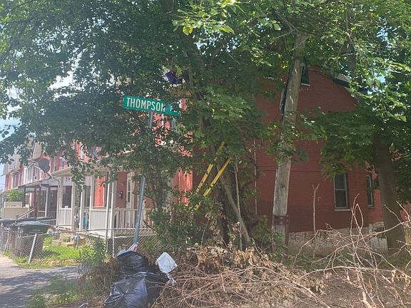 3rd image of 429 Oak St