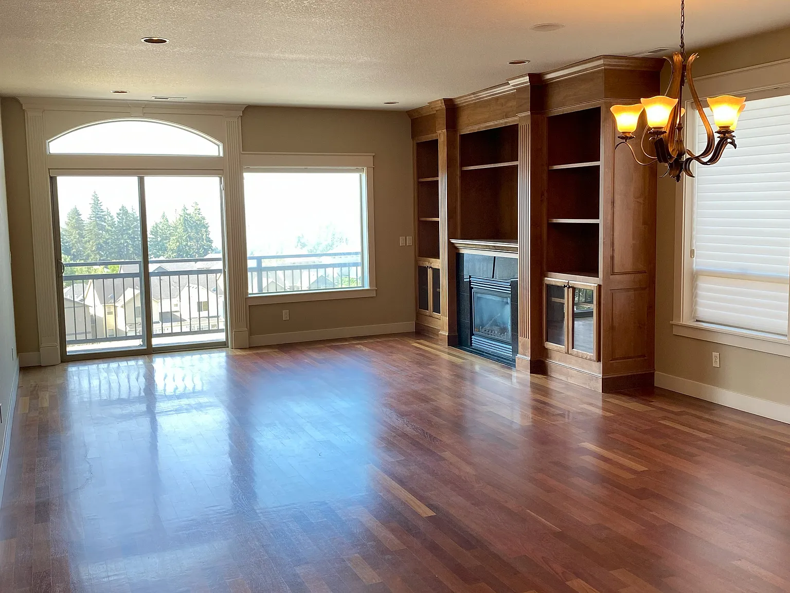 757 W Lookout Ridge Dr — Photo 2