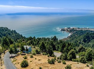 117 Hemlock Rd, Whitethorn, CA 95589