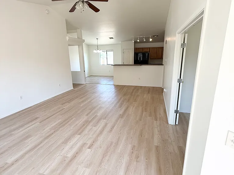 14365 N Plummet Shell Ave — Photo 4