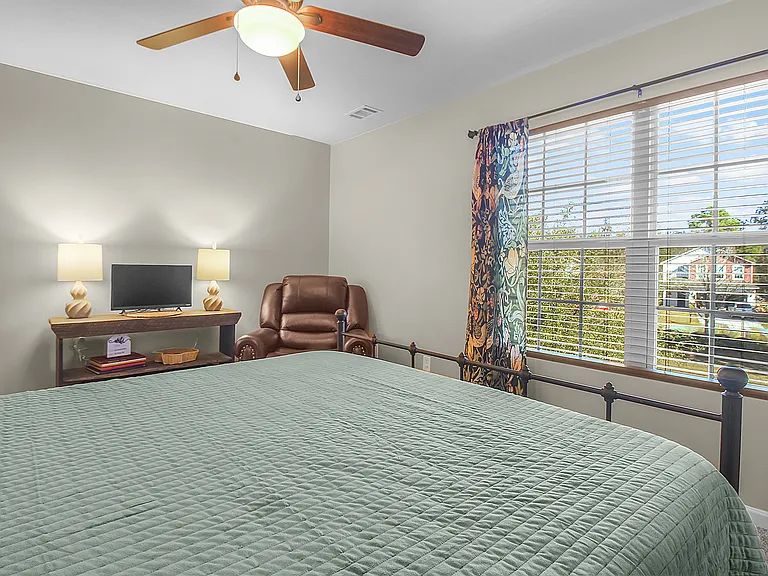 153 Hamilton Grv — Photo 38