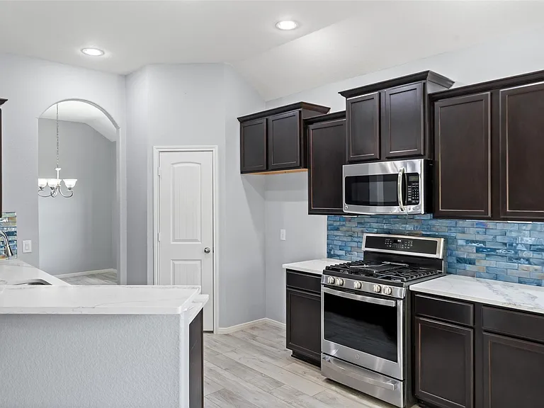 2406 Winter Trail Dr — Photo 15