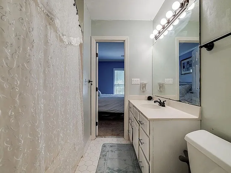 113 Cypress Dr — Photo 23