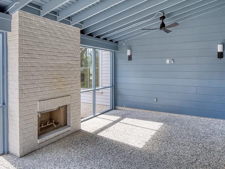 221 Vinson Rd — Photo 17