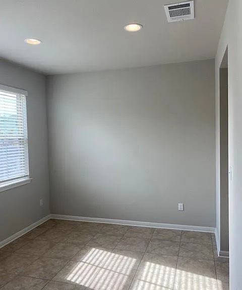 1721 Fountain Bridge Dr — Photo 10