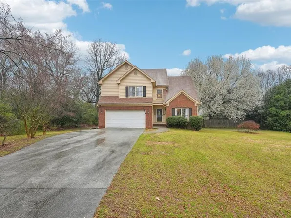 381 Gates Mill Dr, Lawrenceville, GA 30045