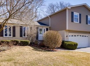 1033 Cherry Ln, Lombard, IL 60148
