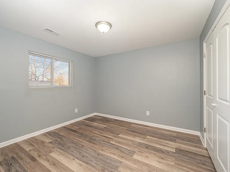 427 N Yadkin Ave — Photo 9