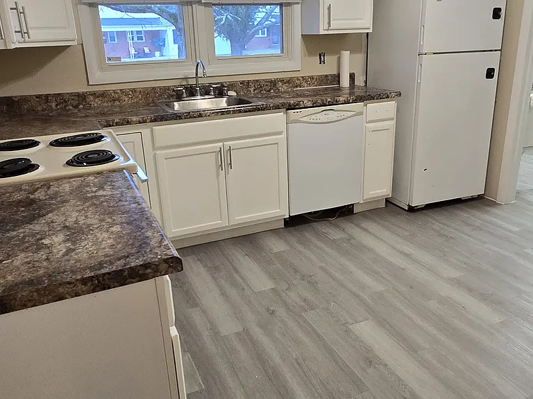 6866 Parsons Ave — Photo 3