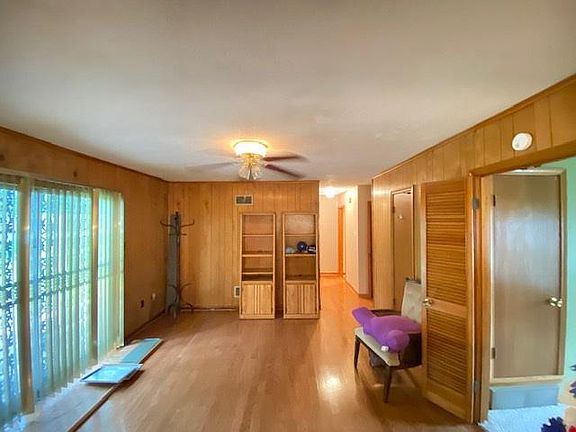 5th image of 226 Howard Dr