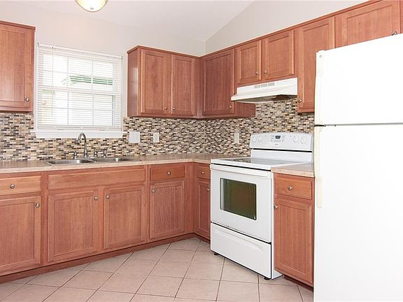 5th image of 3925 Topaz Ln