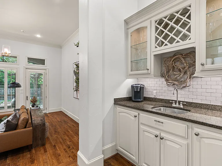4115 Buena Vista St — Photo 7