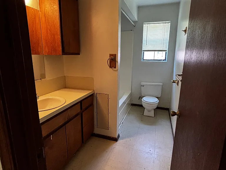 78 Roberts Ave — Photo 4