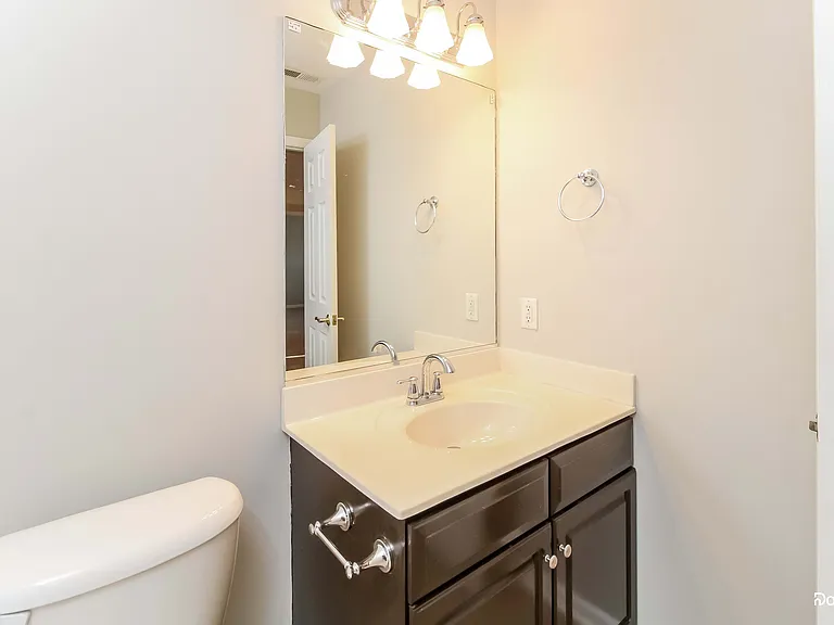 7 Crab Tree Ct — Photo 13