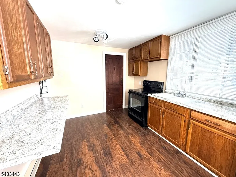 100 Main St #1 — Photo 23