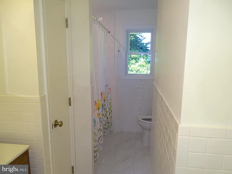 449 E Street Rd — Photo 25