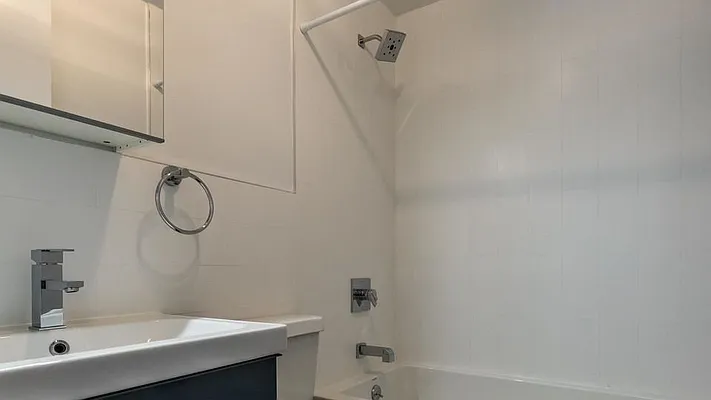 Rented by Nooklyn NYC LLC | media 43