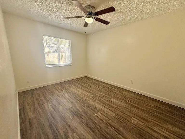 6131-6133 Horton Dr — Photo 5