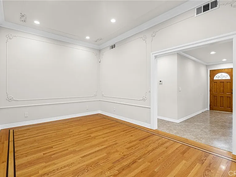 6508 Mammoth Ave — Photo 8