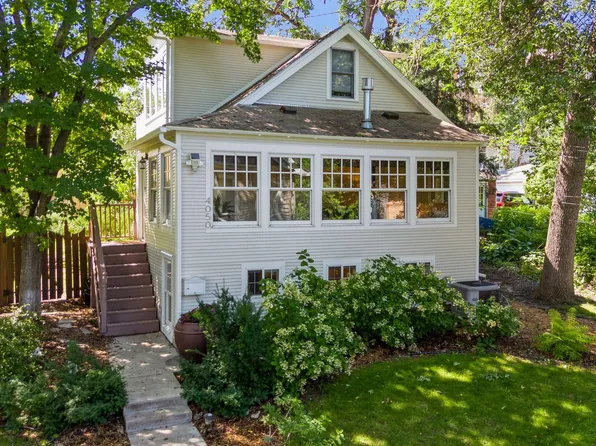 4050 Queen Ave S, Minneapolis, MN 55410