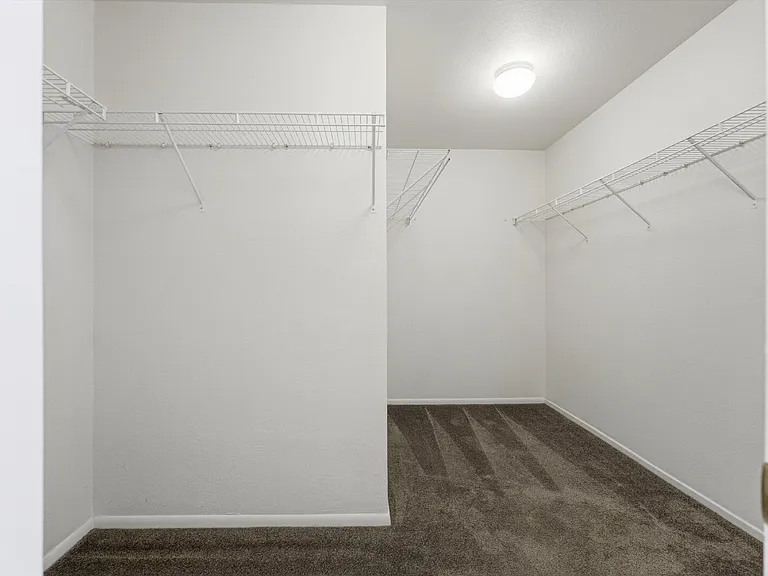 42144 Madison Ct — Photo 16