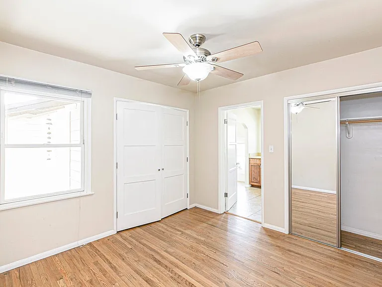 10929 Whitegate Ave — Photo 28